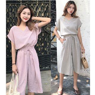 Set: V-neck Striped Short-sleeve T-shirt + Cropped Wide-leg Pants