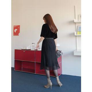 Mock-neck Puff-shoulder Velvet Top