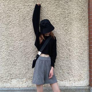 Long-sleeve Knit Top / Wide-leg Shorts