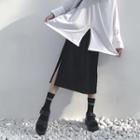 White T-shirt/ Slit-side Skirt