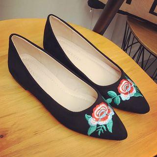 Pointy-toe Embroidered Flats