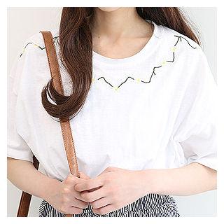 Round-neck Elbow-sleeve Flower Embroidered T-shirt
