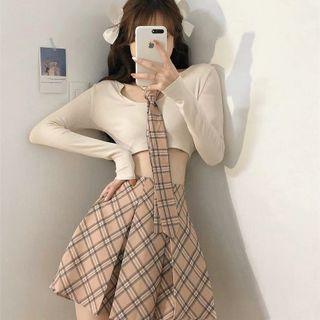 Long-sleeve T-shirt / Plaid Mini A-line Skirt / Tie / Set