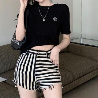 Short-sleeve Lettering T-shirt / Striped Distressed Shorts