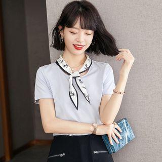 Short-sleeve Plain T-shirt With Printed Scarf