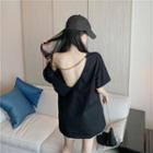 Elbow-sleeve Chained Open-back T-shirt