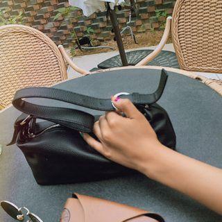Zipped Pleather Shoulder Bag Black - One Size