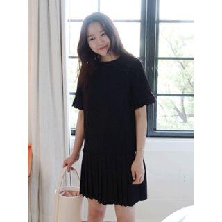 Zip-back Pleated Shift Dress