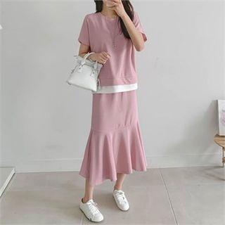 Set: Layered-hem T-shirt + Midi Mermaid Skirt