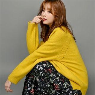 Raglan-sleeve Slit-hem Sweater