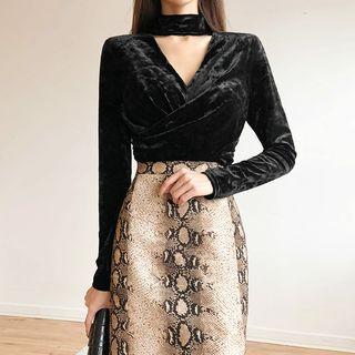 Choker-neck Velvet Top