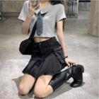 Short-sleeve Tie-neck Cropped Polo Shirt / Denim Mini Skirt