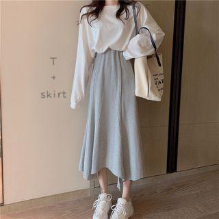 Lantern-sleeve Plain T-shirt / Asymmetric Maxi Skirt