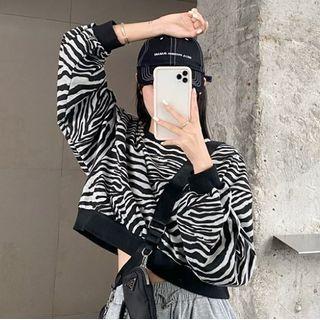 Zebra Print Cropped Sweatshirt Black & White - One Size