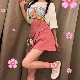 Printed T-shirt / Asymmetric A-line Skirt