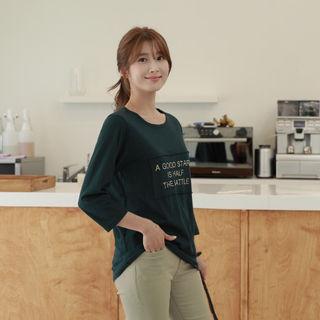 Round-neck Lettering-patch T-shirt