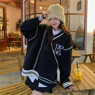 V-neck Two-tone Lettering Sweater Black - One Size