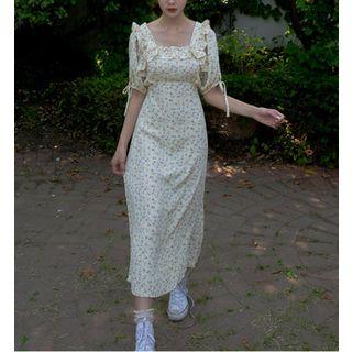Short-sleeve Square-neck Ruffle-trim Floral Dress As Shown In Figure - One Size