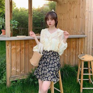 Ruffled Blouse / Floral Print Mini A-line Skirt