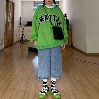 Lettering Sweatshirt / Cropped Jeans / Set