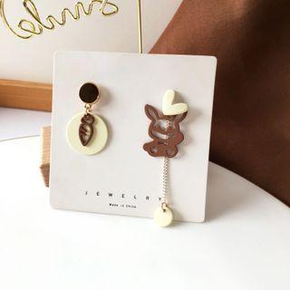 Rabbit & Carrot Asymmetrical Alloy Dangle Earring