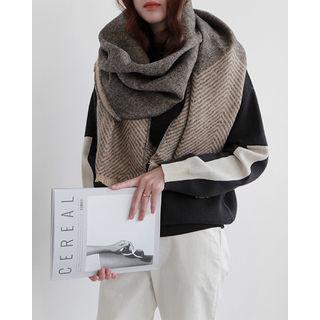 Drop-shoulder Contrast-trim Sweater
