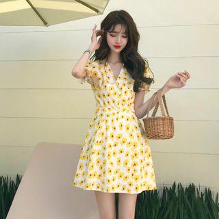 Daisy Printed Short-sleeve Slim-fit Dress
