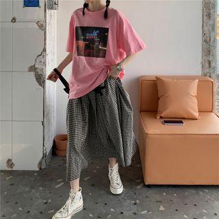Short-sleeve Printed T-shirt / Gingham Midi A-line Skirt