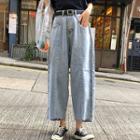 Straight-legged Cropped Jeans
