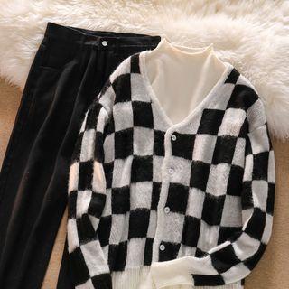 Long-sleeve Mock-neck Top / Plaid Cardigan / High-waist Jeans