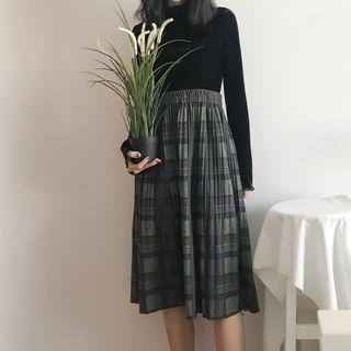 Rib Knit Sweater / Plaid A-line Midi Skirt