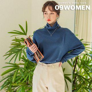 High-neck Slit-side T-shirt