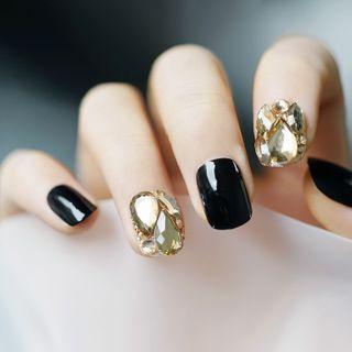 Amphibole Faux Nail Patch Black - One Size