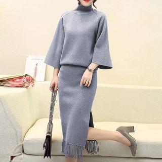 Set: 3/4 Sleeve Turtle Neck Knit Pullover + Fringed Hem Midi H-line Skirt