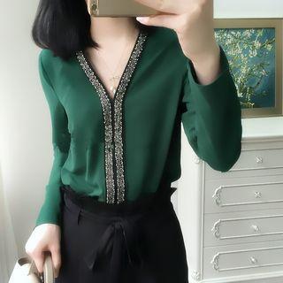Long Sleeve V-neck Contrast Trim Blouse