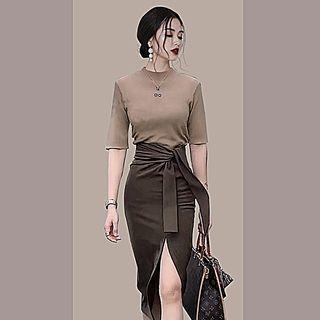 Set: Short-sleeve Lettering T-shirt + Tie-side Midi Pencil Skirt