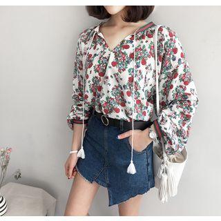 Tasseled Contrast-trim Floral Top