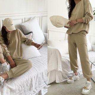 Set: Ribbed Sweatshirt + Jogger Pants