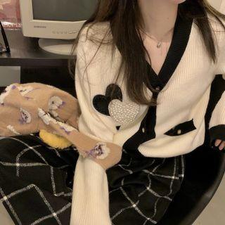 V-neck Contrast Trim Heart Cardigan