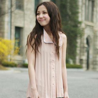 Sleeveless Pleated Blouse