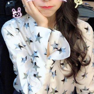 Flared-cuff Star Print Blouse