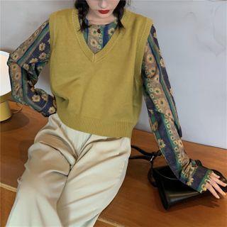 Floral Long-sleeve Blouse / Plain V-neck Knit Vest