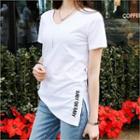 V-neck Lettering-hem T-shirt