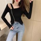Irregular Cold-shoulder Zip Cropped T-shirt