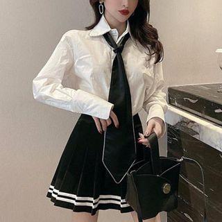 Plain Shirt / Striped A-line Skirt