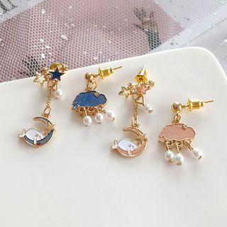 Non-matching Faux Pearl Alloy Cloud & Moon Dangle Earring