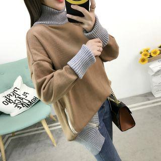 Two-tone Turtleneck Side-zip Sweater
