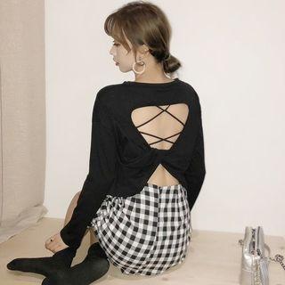 Long-sleeve Cutout Back T-shirt