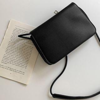Zipped Flap Shoulder Bag