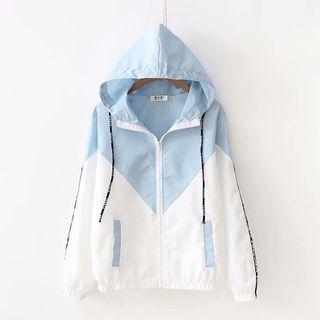 Lettering Trim Hooded Windbreaker